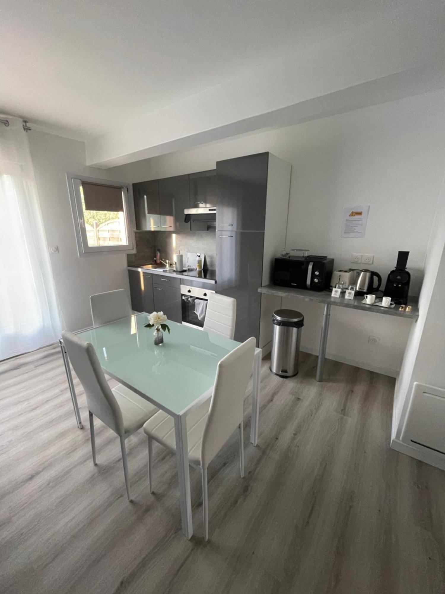 Maison Detente De 100 M2 Uniquement Couple-Famille-Travailleurs Villeparisis Exterior foto